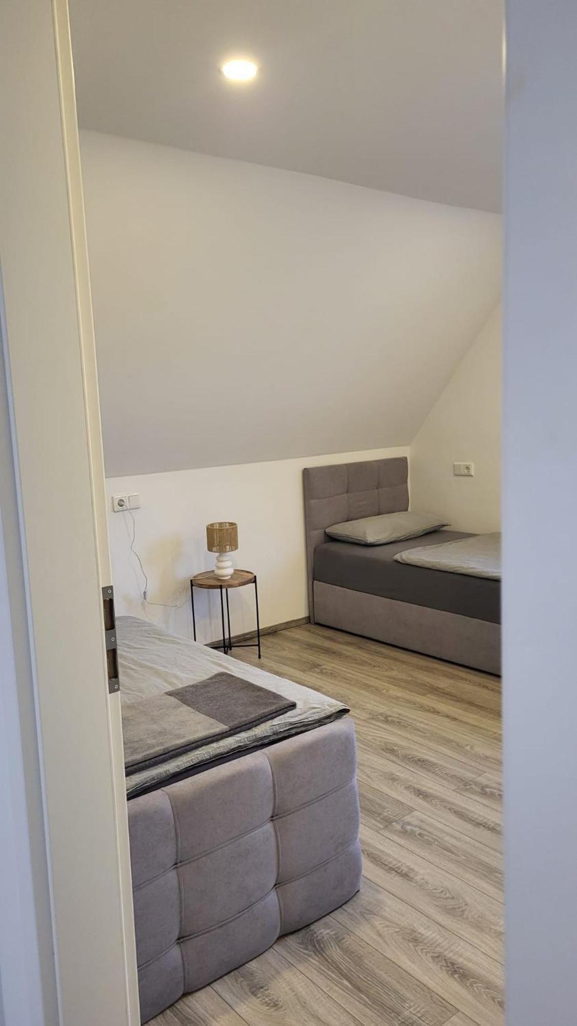 Apartment Home In Nrw แกลดเบ็ค ภายนอก รูปภาพ